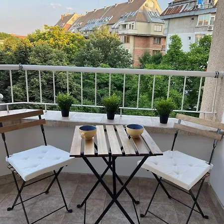 Lugano Couples Quiet Apt W Free Street Parking Sofia Exterior photo