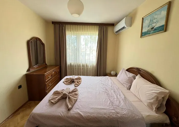 Lugano Couples Quiet Apt W Free Street Parking